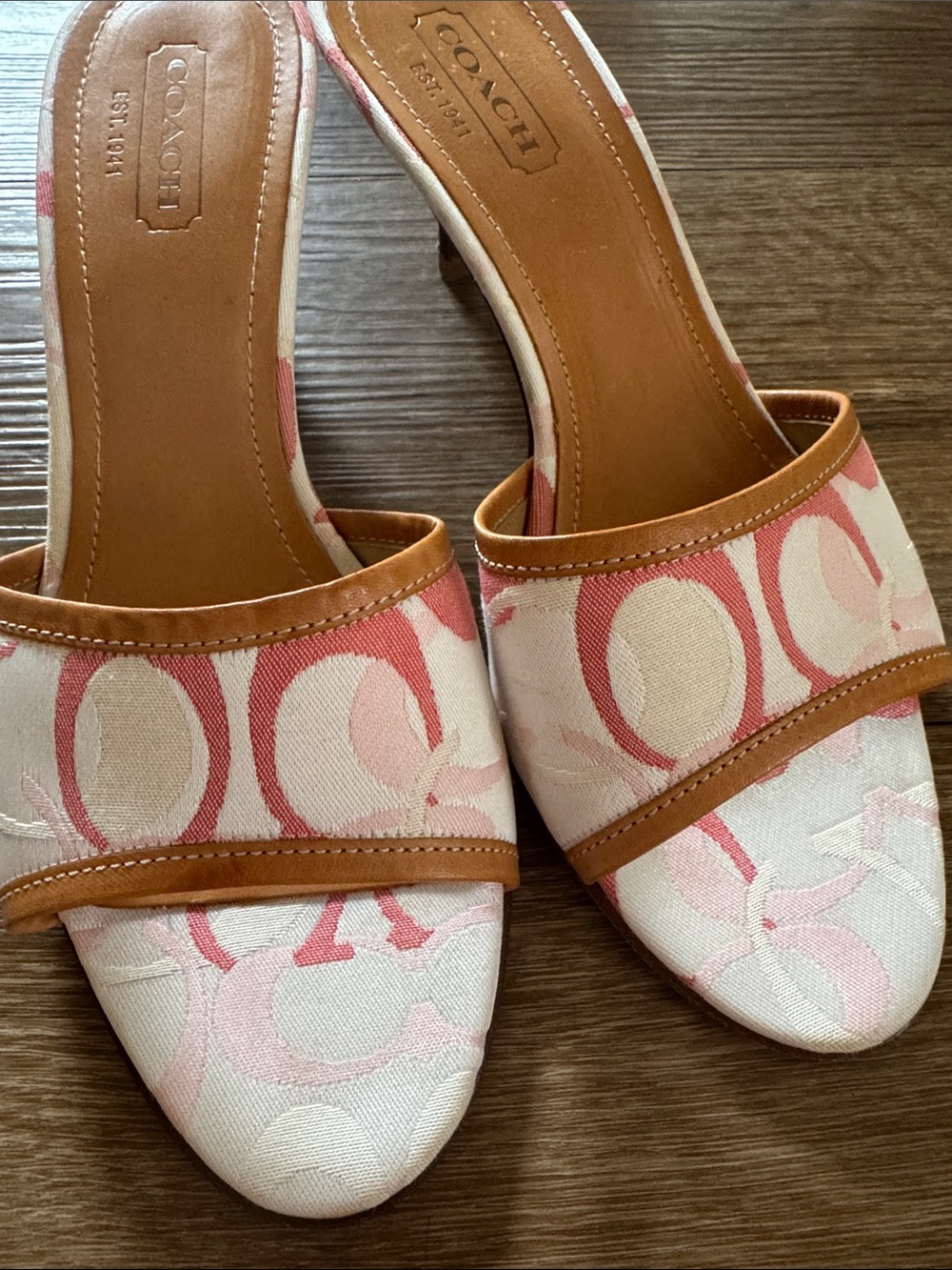 Coach y2k pink optic rare kitten heels size 8 - Picture 14 of 15